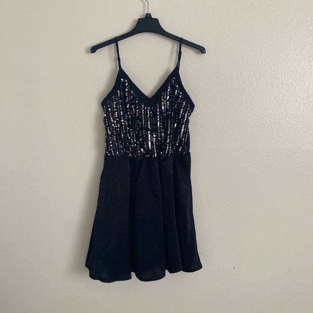 ANDREE BY UNIT Black Sequin Babydoll Mini Dress